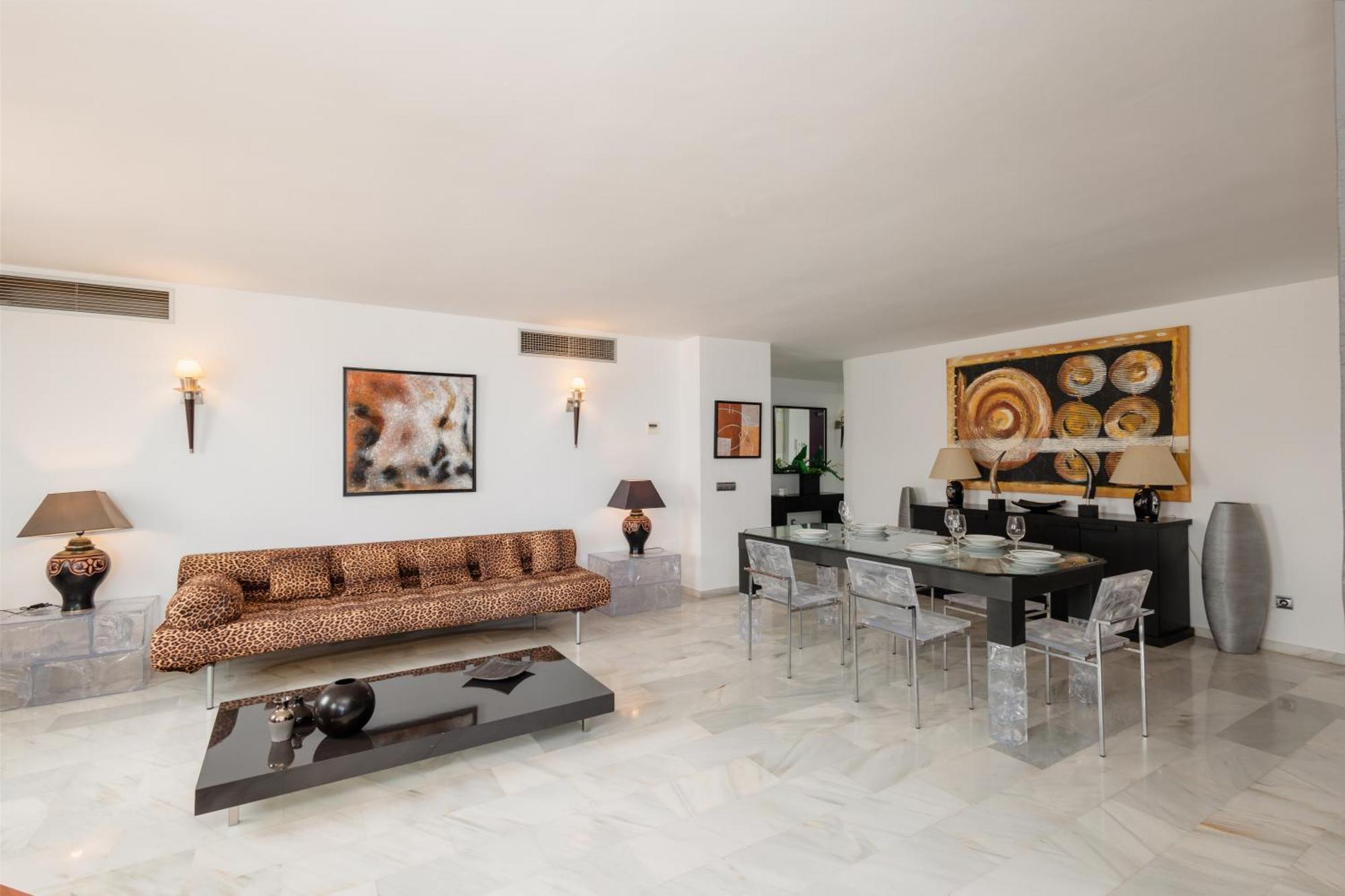 Exclusive Penthouse, With Sea And Marina Views And Private Parking, In The Heart Of Puerto Banus